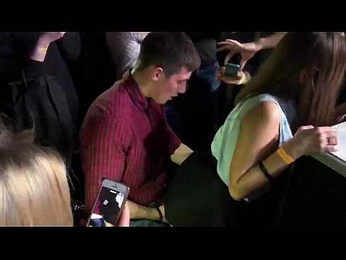 ❤️ Tinuod nga sekso sa usa ka nightclub sa Russia. Ang 18-anyos nga Ruso nga babaye sa anus ug puwerta nakighilawas sa usa ka nightclub ❤️ Anal porn sa pornograpiya ceb.trysex.ru ❌️